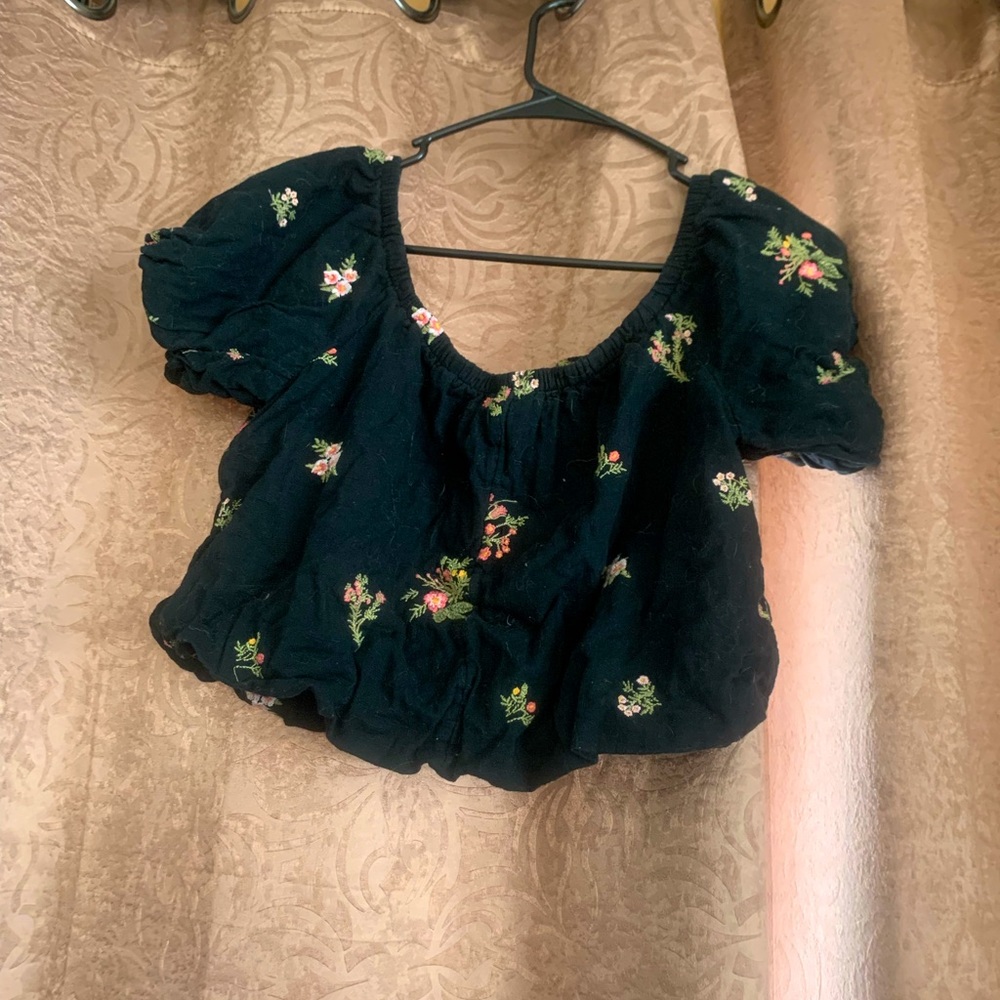 American Eagle Cropped off the shoulder shirt